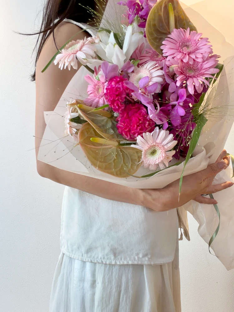 花束Vol.4｜夏生まれの友人へ、ネオンピンクの誕生日ブーケ_2