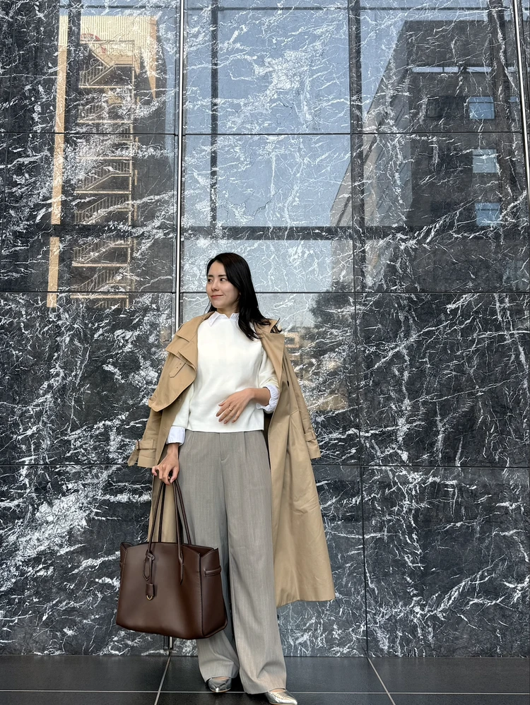 トレンチを羽織ってより大人っぽく仕上げました