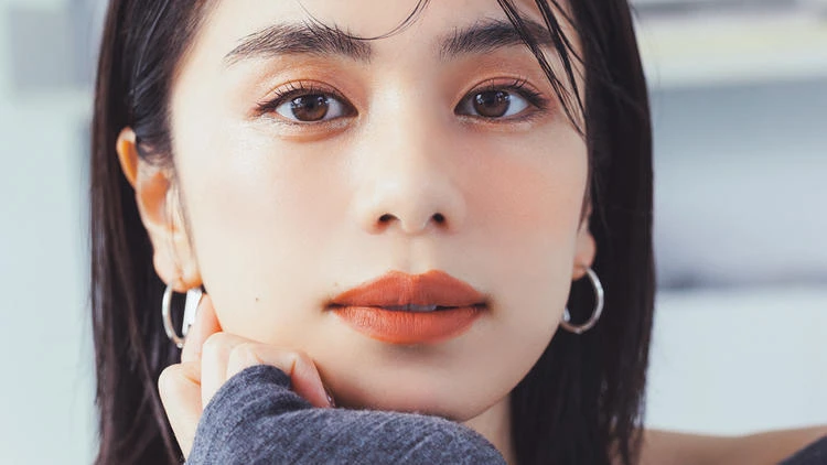 「真顔が怖い」と思われる原因は、むくみとくすみ肌!? スキンケアで“職場の話しかけやすい先輩”に