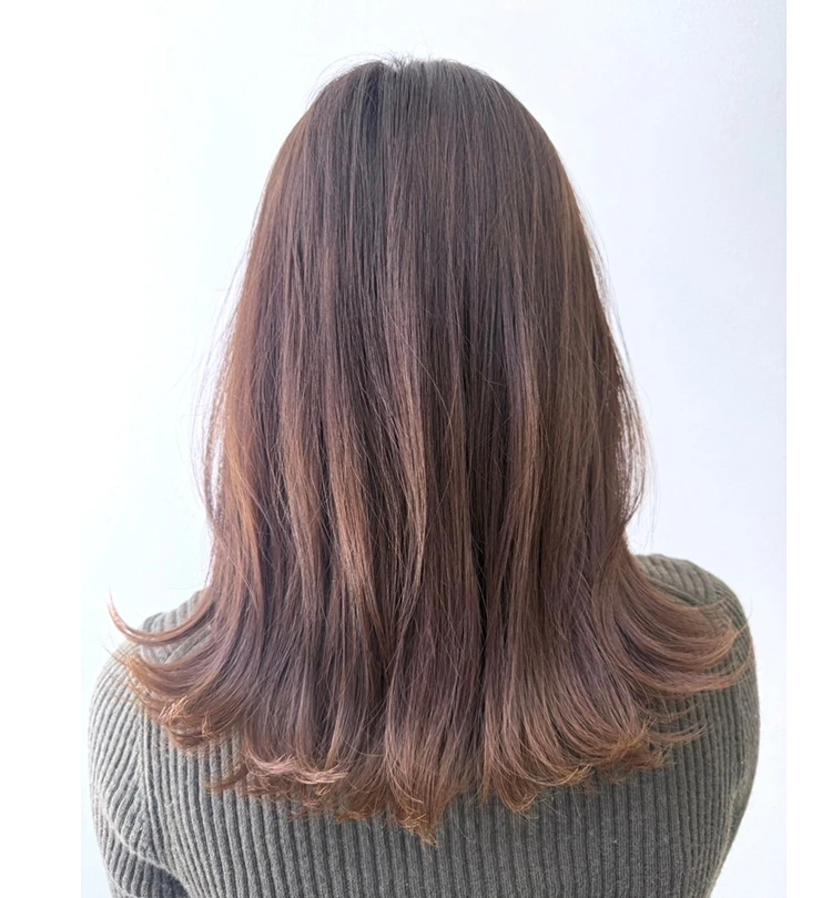 30代髪型・ミディアムのバック