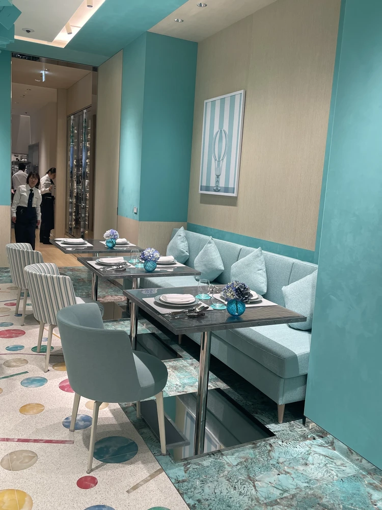 絶対好きになるTiffany Blue Box Café_20