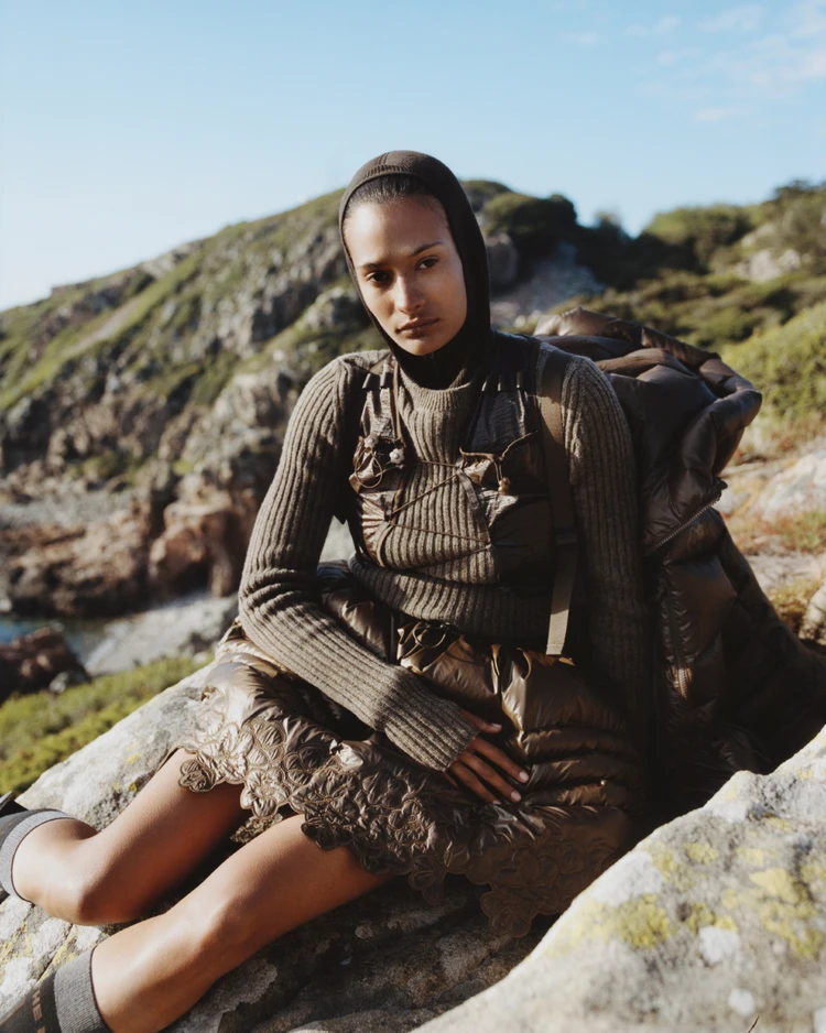 ザ・ノース・フェイス×セシリー バンセン モデル スカートコーデ