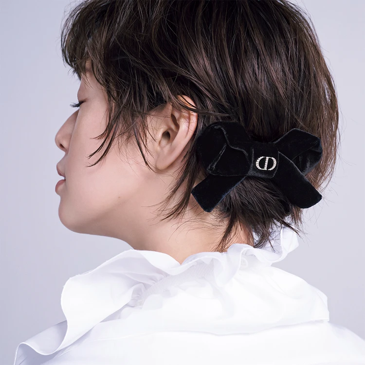 佐藤栞里 レディシックなリボンバレッタがくれるエターナルなときめき