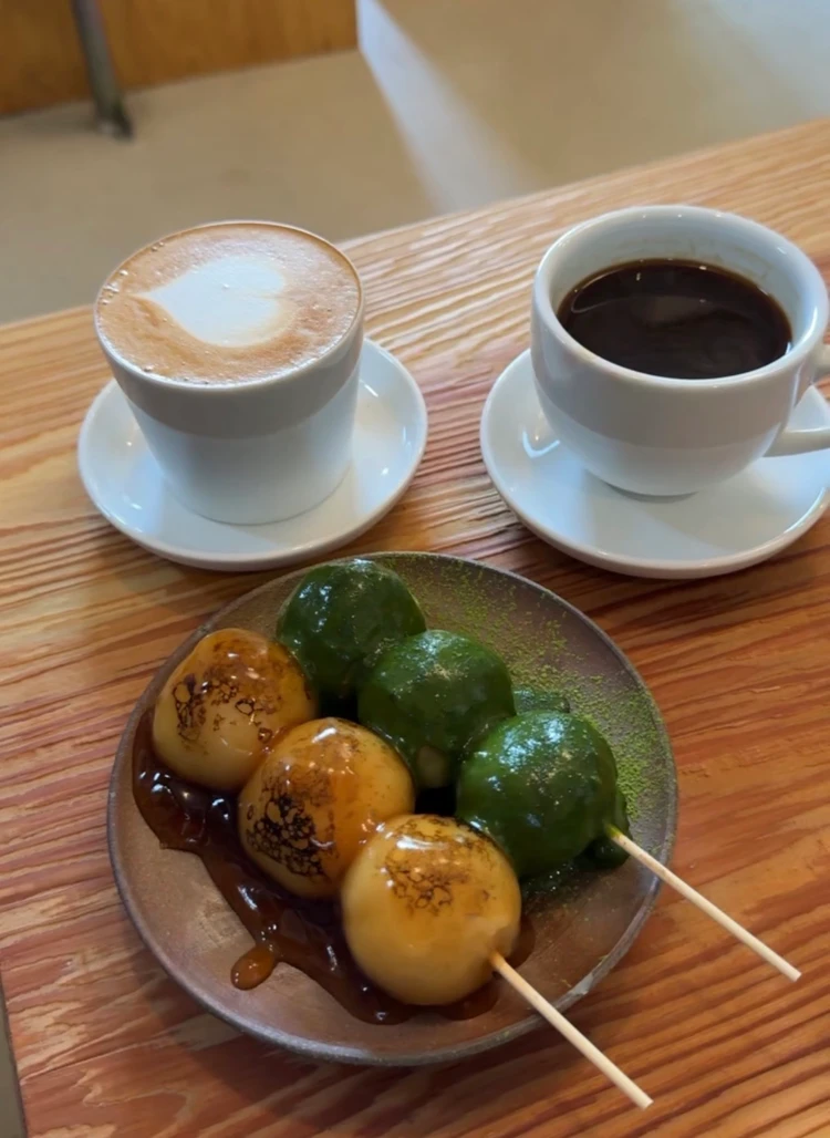 コーヒーと大きなお団子　「風とCOFFEE」