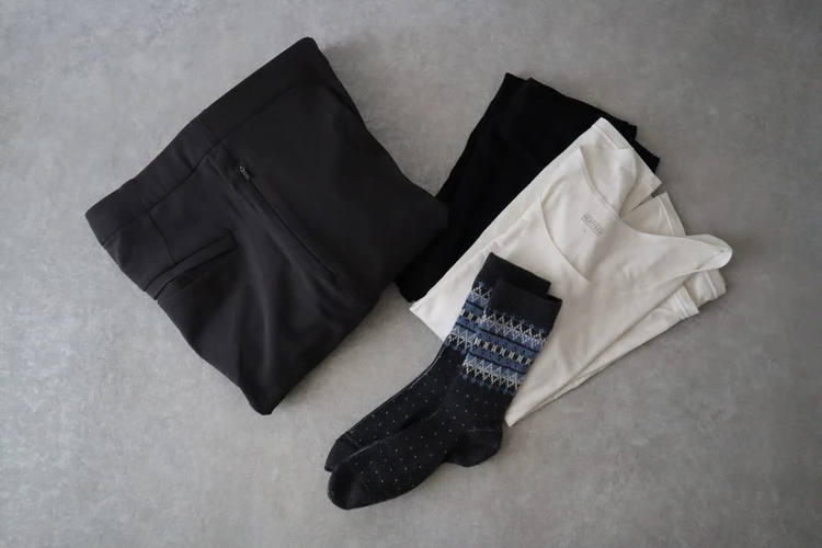 ユニクロ 感謝祭 買うべき アイテム おすすめ ウォームストレッチパンツ 丈長め ヒートテック ソックス インナー レギンス