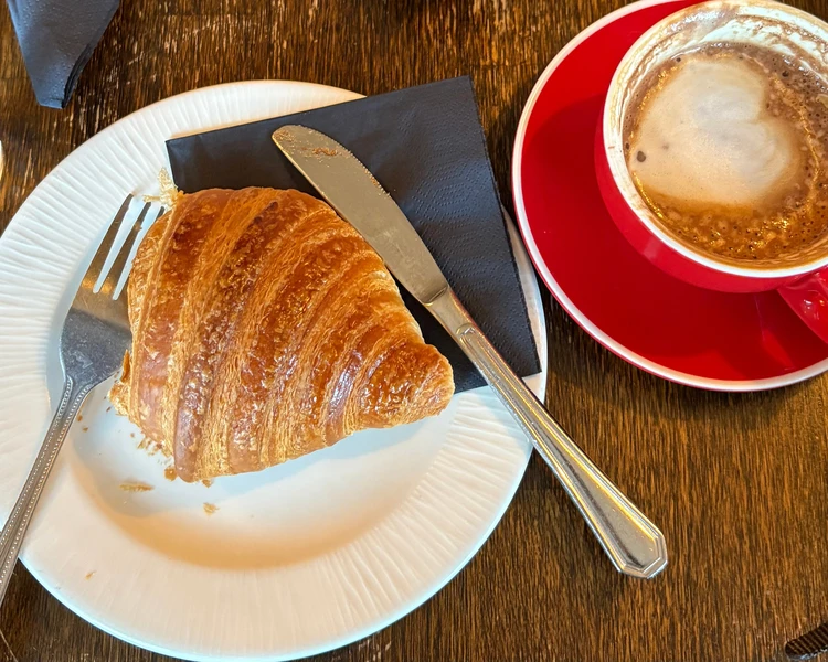 暮らすように旅する北欧・アイスランド! 大自然とカフェ巡りを4日間で堪能するモデルコース|後編_2