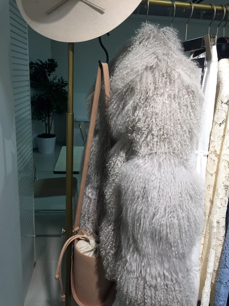 冬の女らしさは淡い「ワントーン」で@ドロシーズ展示会_3