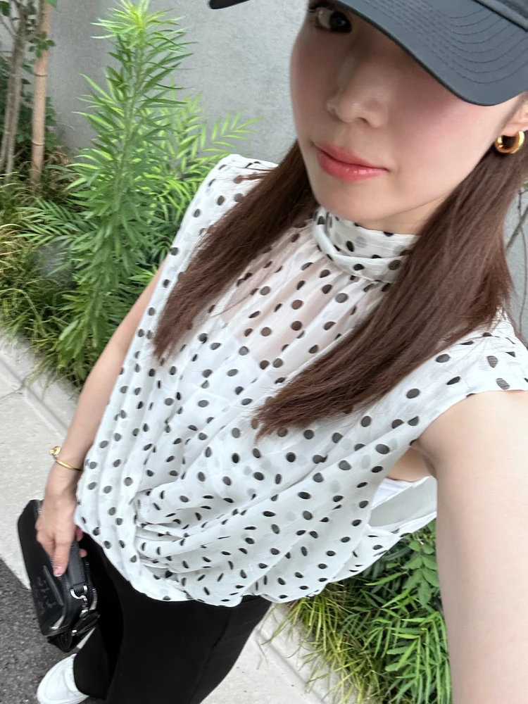 tops / ZARA bottoms / ZARA cap / THIRD MAGAZINE × NEW ERA bag / LOEWE shoes / NIKE 