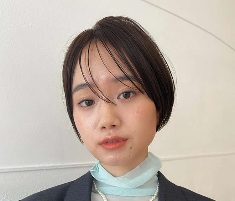 小顔ショートボブ　正面