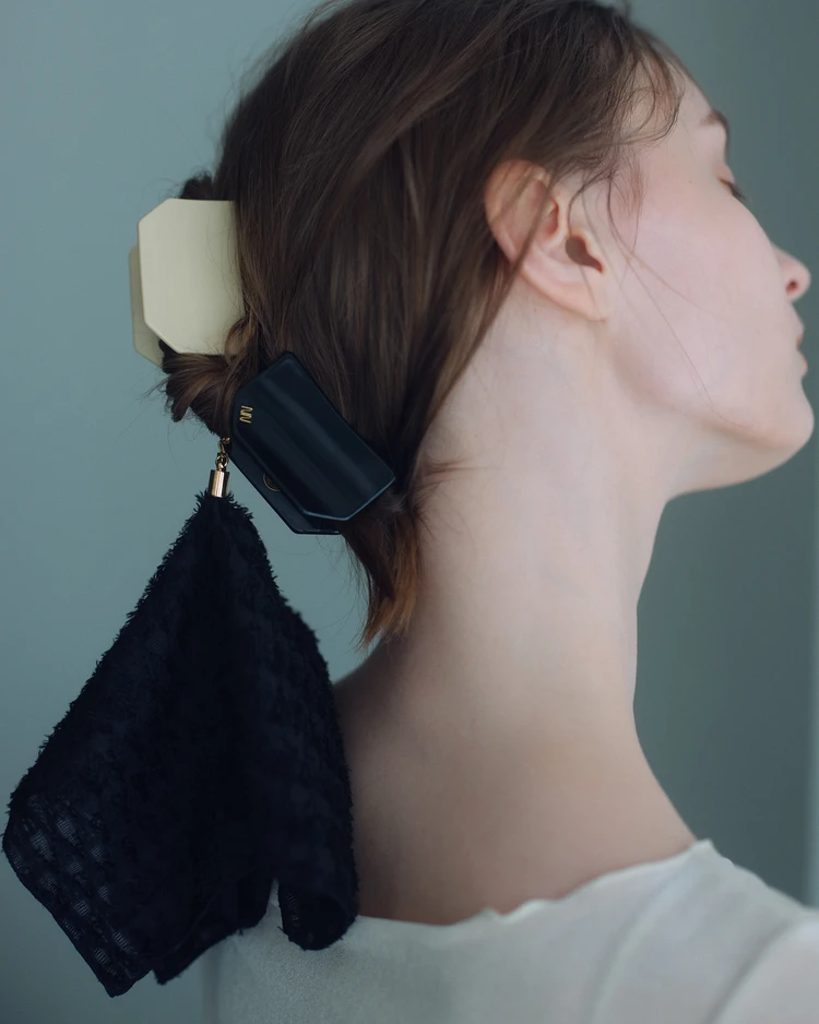 "NN"バンスクリップセット(ゴールド)の3点をフルセットスタイリング