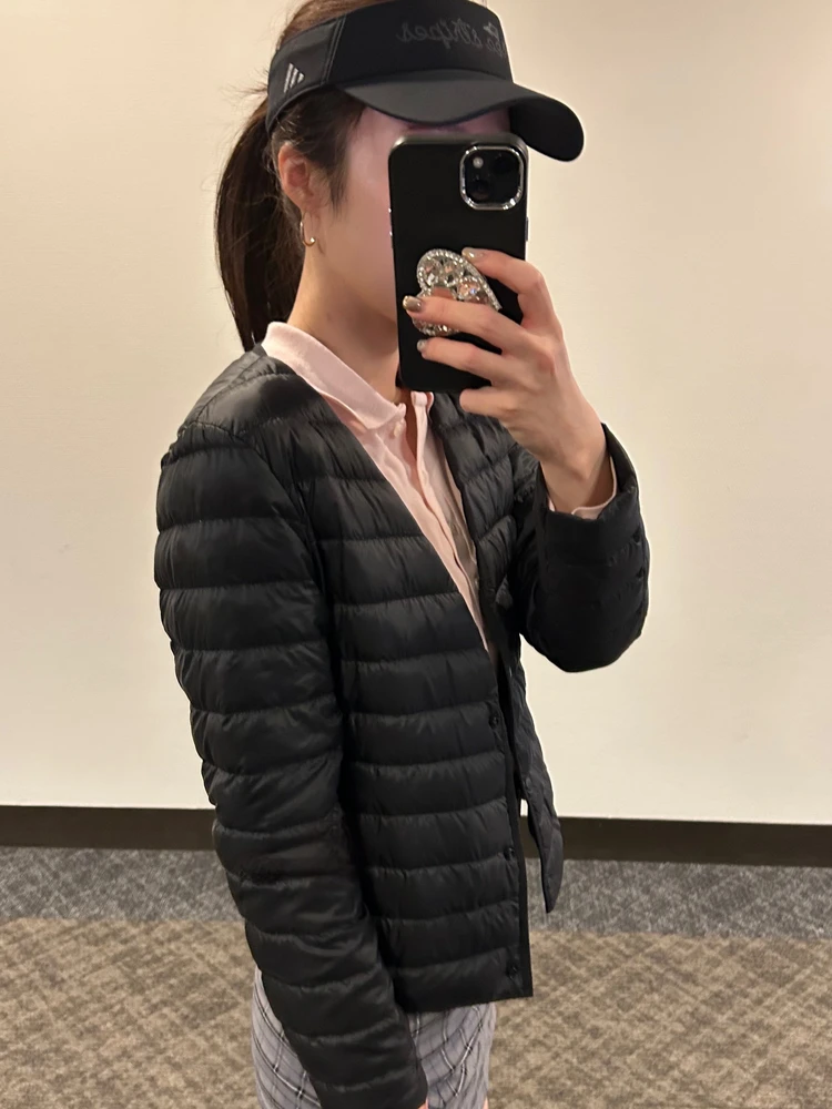 UNIQLO(ユニクロ)ウルトラライトダウンコンパクトジャケットを着用したゴルフファッション(パフテックコンパクトジャケット)