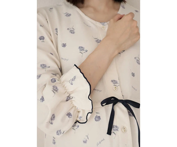 袖口がゴム仕様で 家事や手洗い時も サッと腕まくりできる!