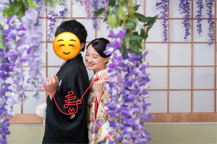 藤の花と新郎新婦　華雅苑　和装前撮り　華雅苑浅草橋本店　新郎新婦　おすすめ和装前撮り