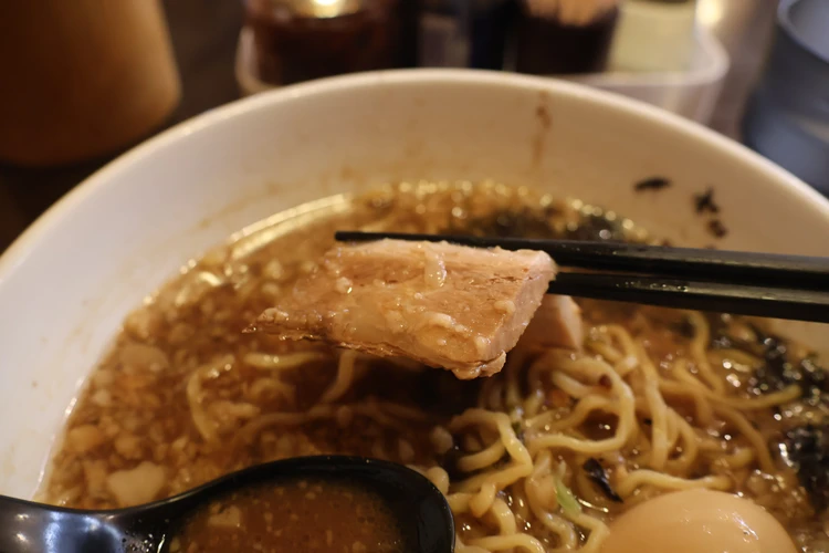 【三鷹】私の人生を懸けるラーメン「ぐうたら」の「豚爆」 【喜色満麺】#ラーメン部 _6