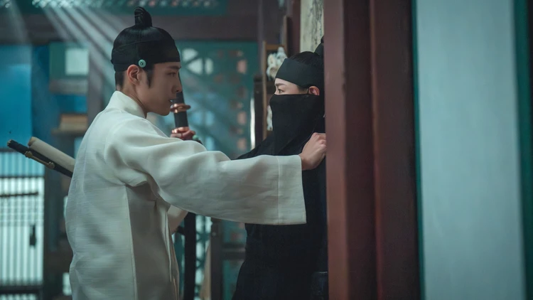 夜に咲く花:イ・ジョンウォンとイ・ハ二