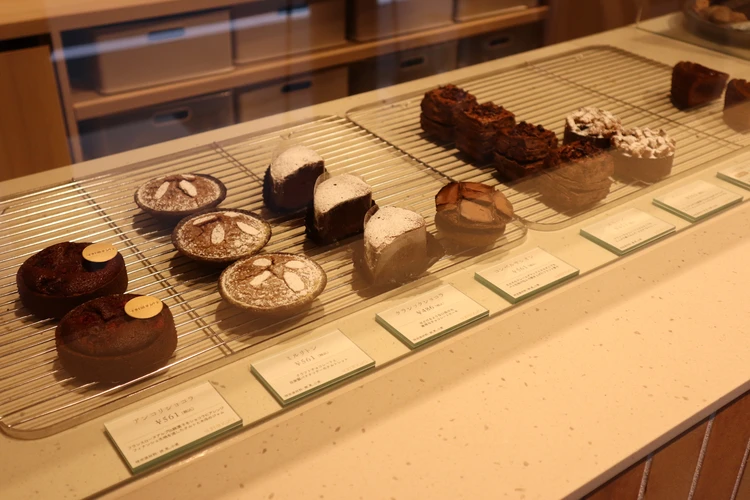 カカオ　菓子　suminoza スミノザ　日本橋　浜町　ショコラ　スイーツ　焼き菓子　出来立て