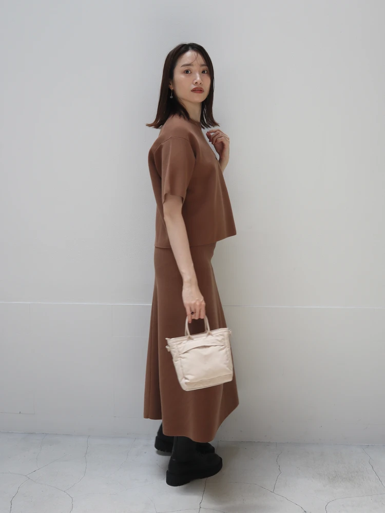 ユニクロ　UNIQLO　残暑　秋　カラー　色　コーデ　9月　気温　30度　ブラウン　ワントーン　セットアップ　ウォッシャブル　ミラノリブ　フレアスカート　セーター