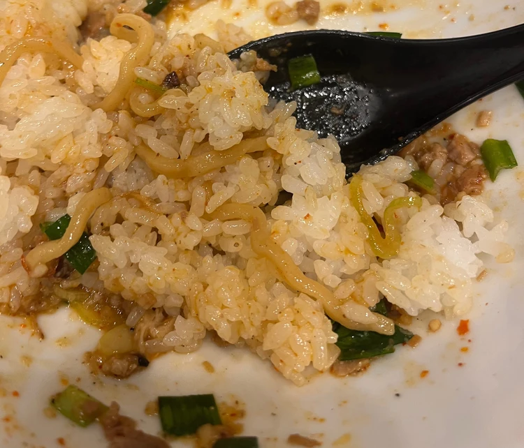 仕事帰りのご褒美に。渋谷にある『まぜそば七』の特製辛まぜそばがおススメ！＃ラーメン部_6_2