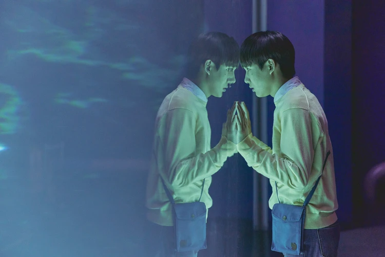 ムーブ・トゥ・ヘブン:私は遺品整理士です 水族館でのグル