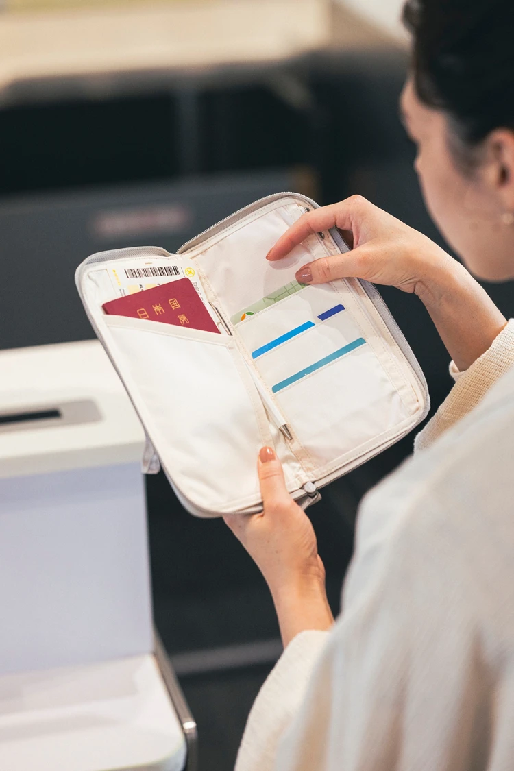 ひとりっぷ®×LeSportsac(レスポートサック)マルチポーチ内側