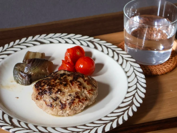 長谷川あかりさん考案の「バター酒蒸しハンバーグ」作ってみた_1