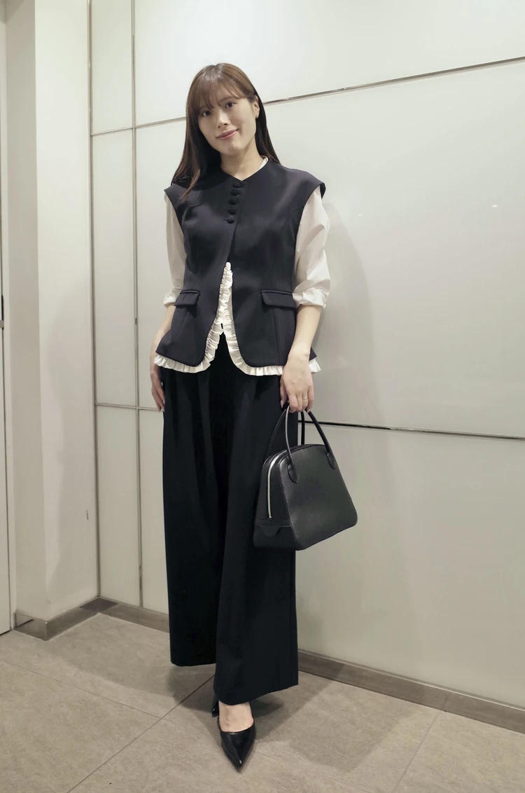 アウディーレ　ジレセットアップ　プレス着用画像