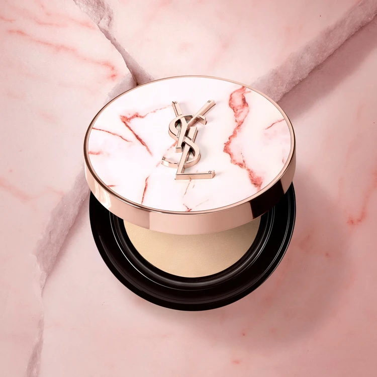 極美麗✨イヴサンローラン Yves Saint Laurent ネス 美品 ysl_dmi_makf_ah_hyper-luminize