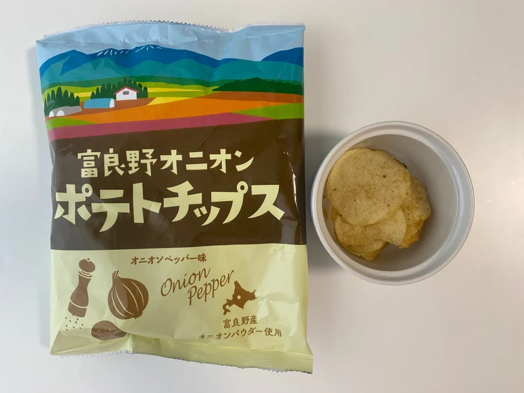 ポテトチップスと袋の写真