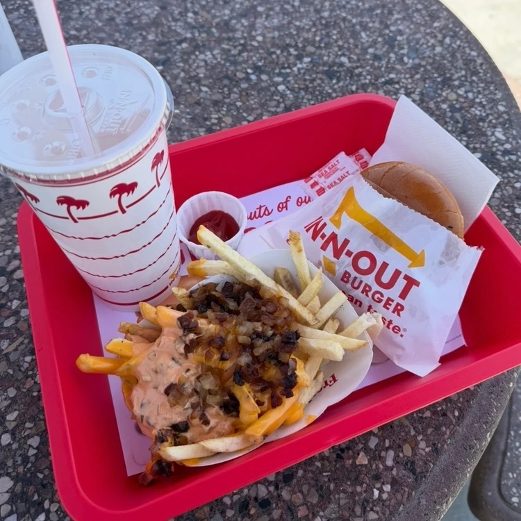 In-N-Out Burgerのセット画像