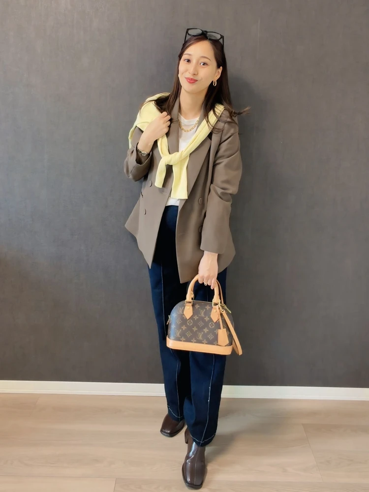 【GU】ソフトシアークルーネックT(長袖)着用コーデ