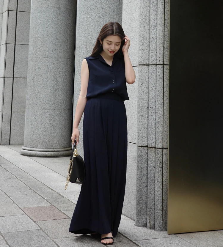 アニュアンス ダブルサテンオープンカラーブラウスダブルサテンタックワイドパンツのセットアップコーデ