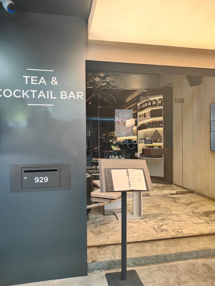 AVANTCHA Tea & Cocktail Bar　入口