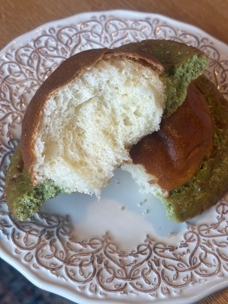 ぼうしパンを割ってみたところ