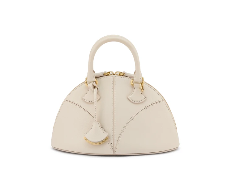 ブルガリ ディーヴァ ドリーム バッグ(W23×H15×D12cm)¥401500(ゴートレザー/ペルラホワイト)