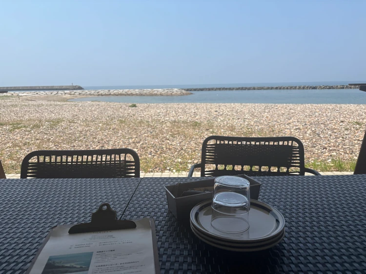 【1歳子連れ日帰り夏淡路島旅】海が見えるカフェランチ＆子連れが多くて行きやすい洲本ビーチ_1