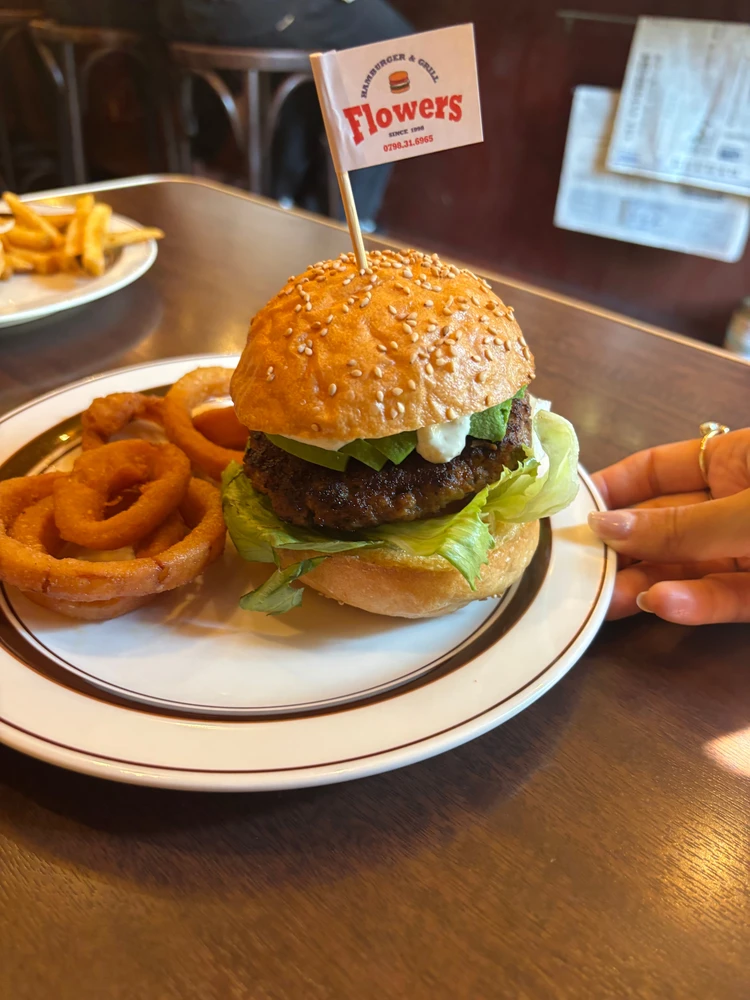 兵庫でハンバーガー巡り!味も雰囲気も満点な3店舗をご紹介_2_1