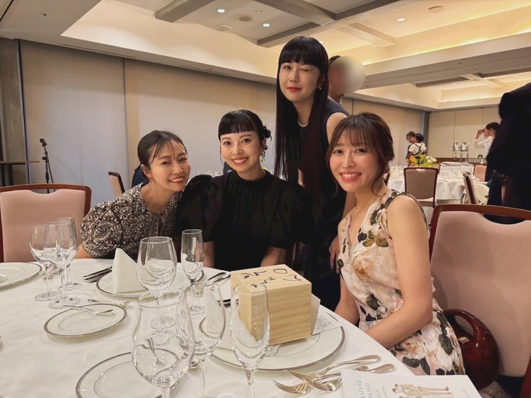 ドレスはレンタル ! 同期バイラーズの結婚式へ_3