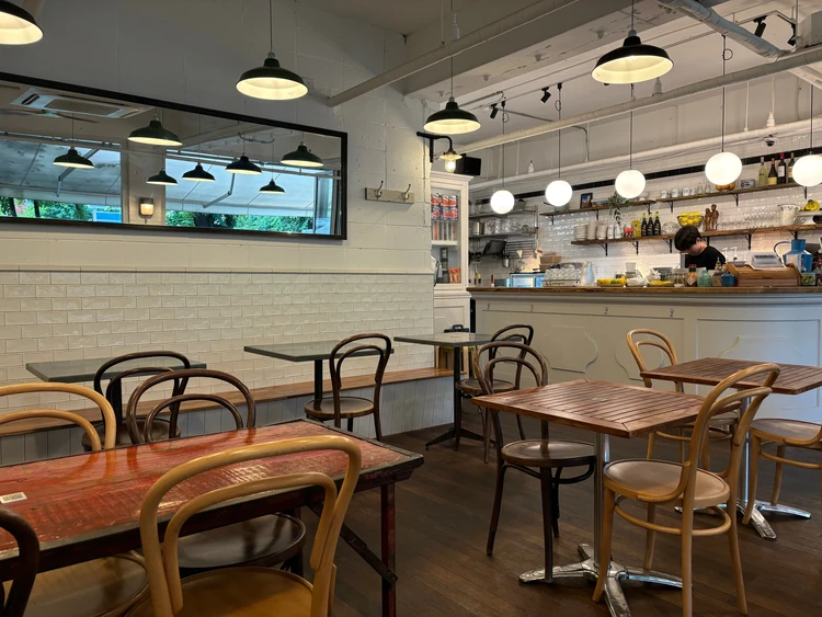 Friends&yard、ソンスのおしゃれカフェの店内
