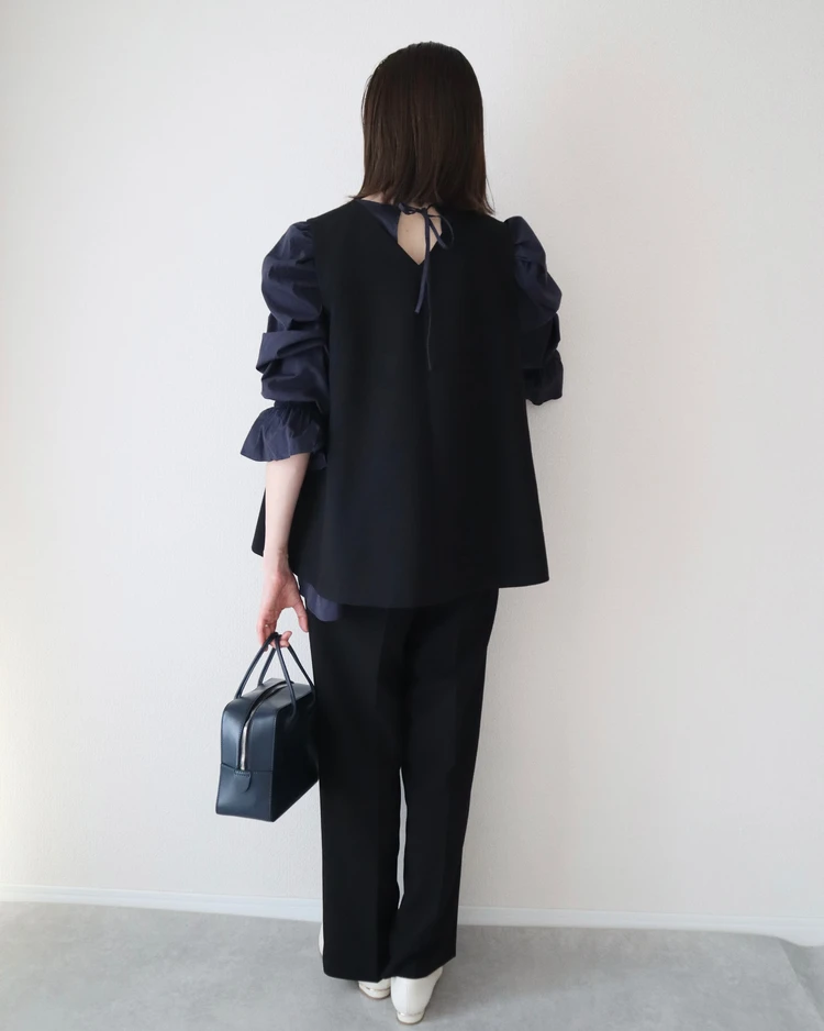 PLST プラステ ダブルクロステントライン ジレ セットアップ 2026 最新 セレモニー コーデ 黒 ブラック 後ろ