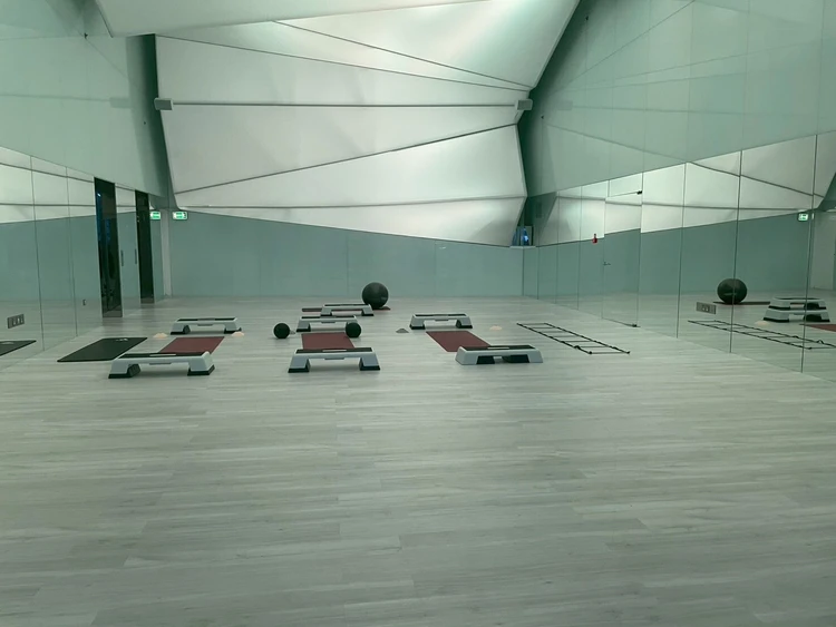 【アブダビ旅レポ】サーキットの中に泊まれる！？Wホテルで過ごす非日常体験_4