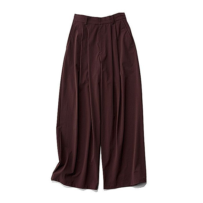 M7days セミワイドパンツ￥17930／Marisol（M7days）