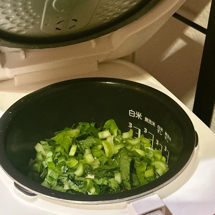 長谷川あかりさんレシピ"豆腐としらす、小松菜の炊き込み"