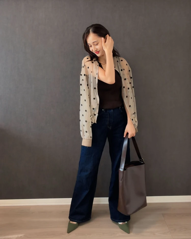 UNIQLO「ウォッシャブルニットブラトップノースリーブ」ブラウン着用コーデ