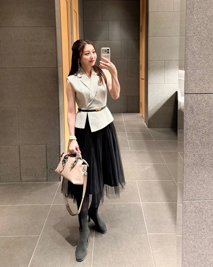 ホテルコーデ　モノトーン　きれいめコーデ　SaturdayClub　ワンピースコーデ