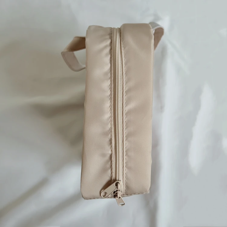 3COINS(スリーコインズ) 大容量スリムポーチ/and us 2611-AUS-23-000