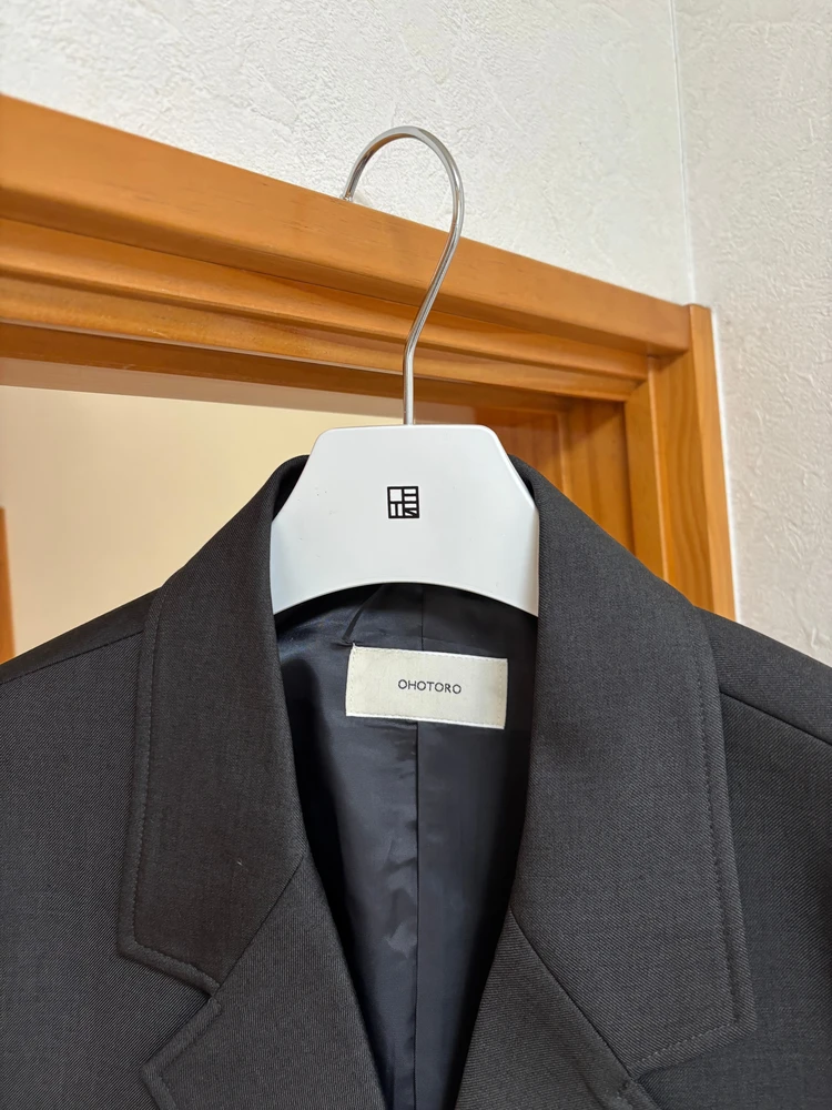 秋の休日コーデはジャケット+スウェットで抜け感をプラス！_3