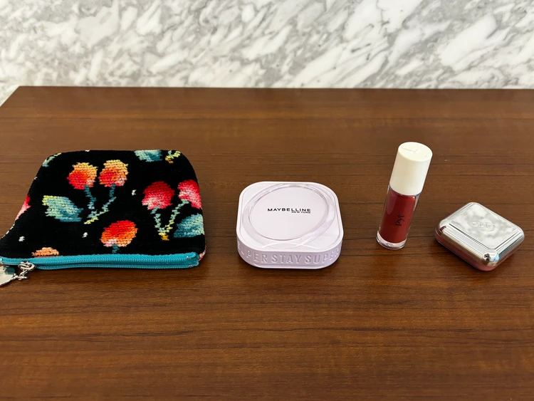 実際にポーチインしているアイテムたち