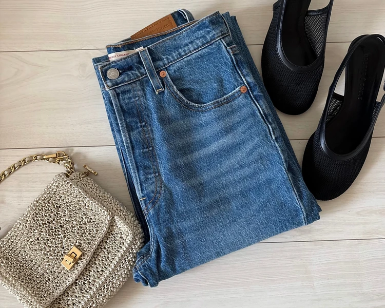 LEVI'Sの名品"RIBCAGE"のストレートデニムで楽しむ大人カジュアル_7