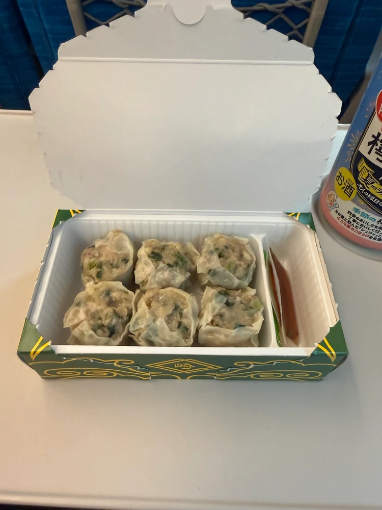     【見つけたら即買い！】崎陽軒の「ギヨウザ」を実食！シウマイそっくりの新名物とは？_2