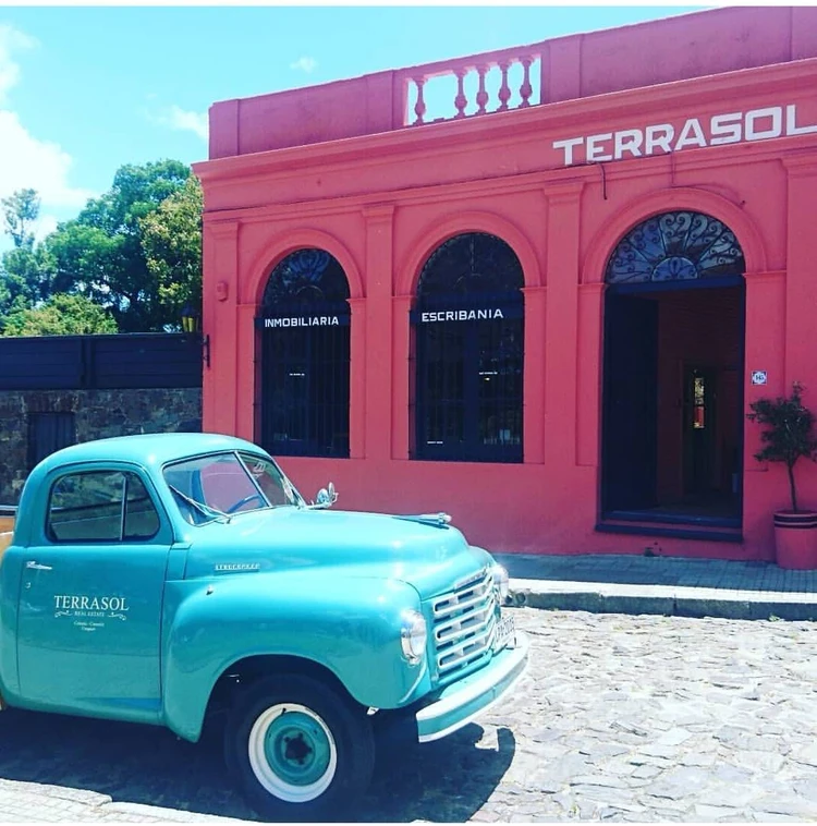 #カメラ部 街全体がキャンバス。ウルグアイの古都で見つけた「推しフォトスポット」_2